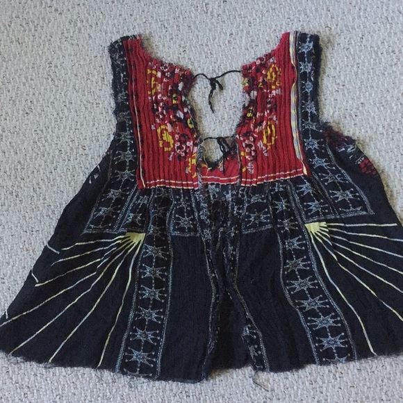 Free People top with open back, size medium - Picture 4 of 5